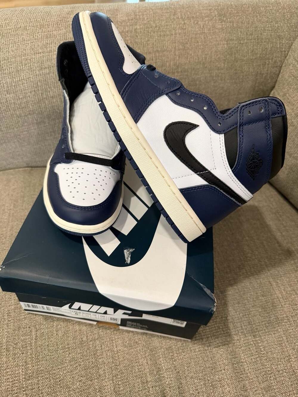 Air Jordan 1 Retro High OG Midnight Navy DZ5485-401 size 6.5y